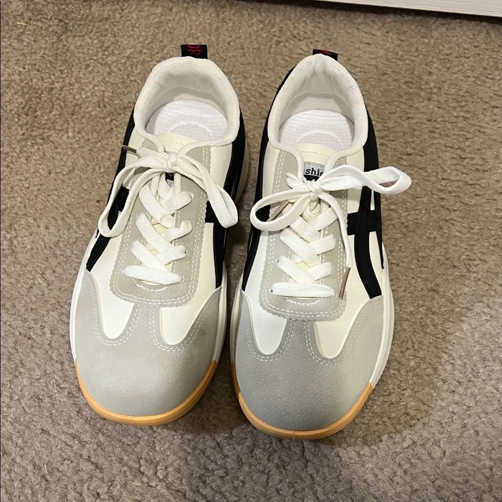 NWOT J'aoior Women’s Retro Fashion Shoes